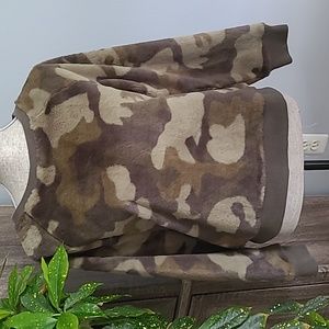 Lou & Grey Faux Fur Camo Sweatshirt Size Small